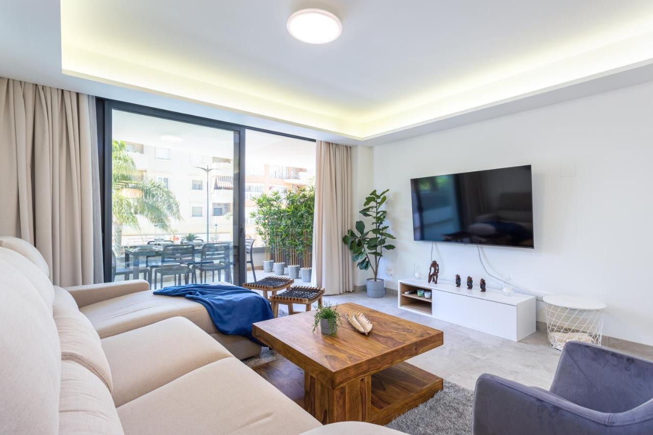Blue Infinity Luxury Apartment By Ghr Rentals 埃斯特波纳 外观 照片